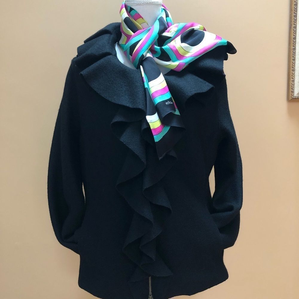 🆕 Wool Ruffled Coat 🔥 - Picture 5 of 11